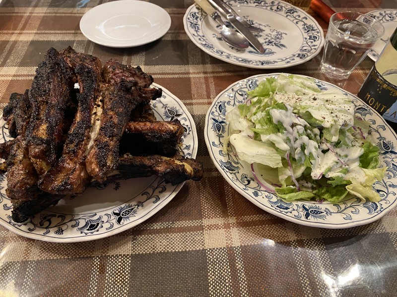 ランチ (炭焼きスペアリブ)